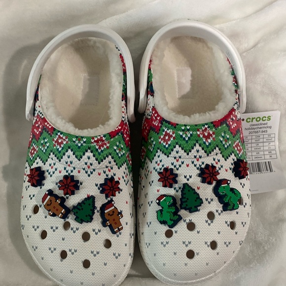 🆕 💚❤️Crocs Classic Lined Holiday Charm Women’s Clog. Size 7 Women’s - Picture 1 of 8